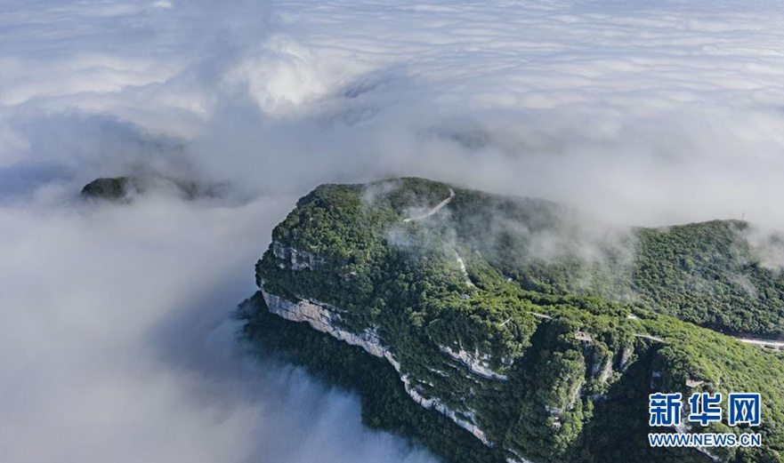 大明山龙头山全貌图片